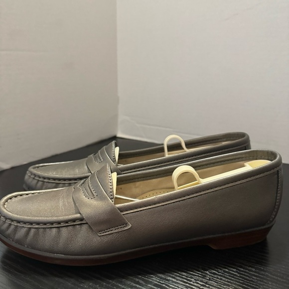 SAS Women’s Pewter Tripad Comfort Leather Slip-on Penny Loafers - Picture 7 of 9